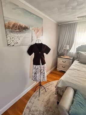 Brown Short-Sleeve Cardigan with Floral Midi Skirt